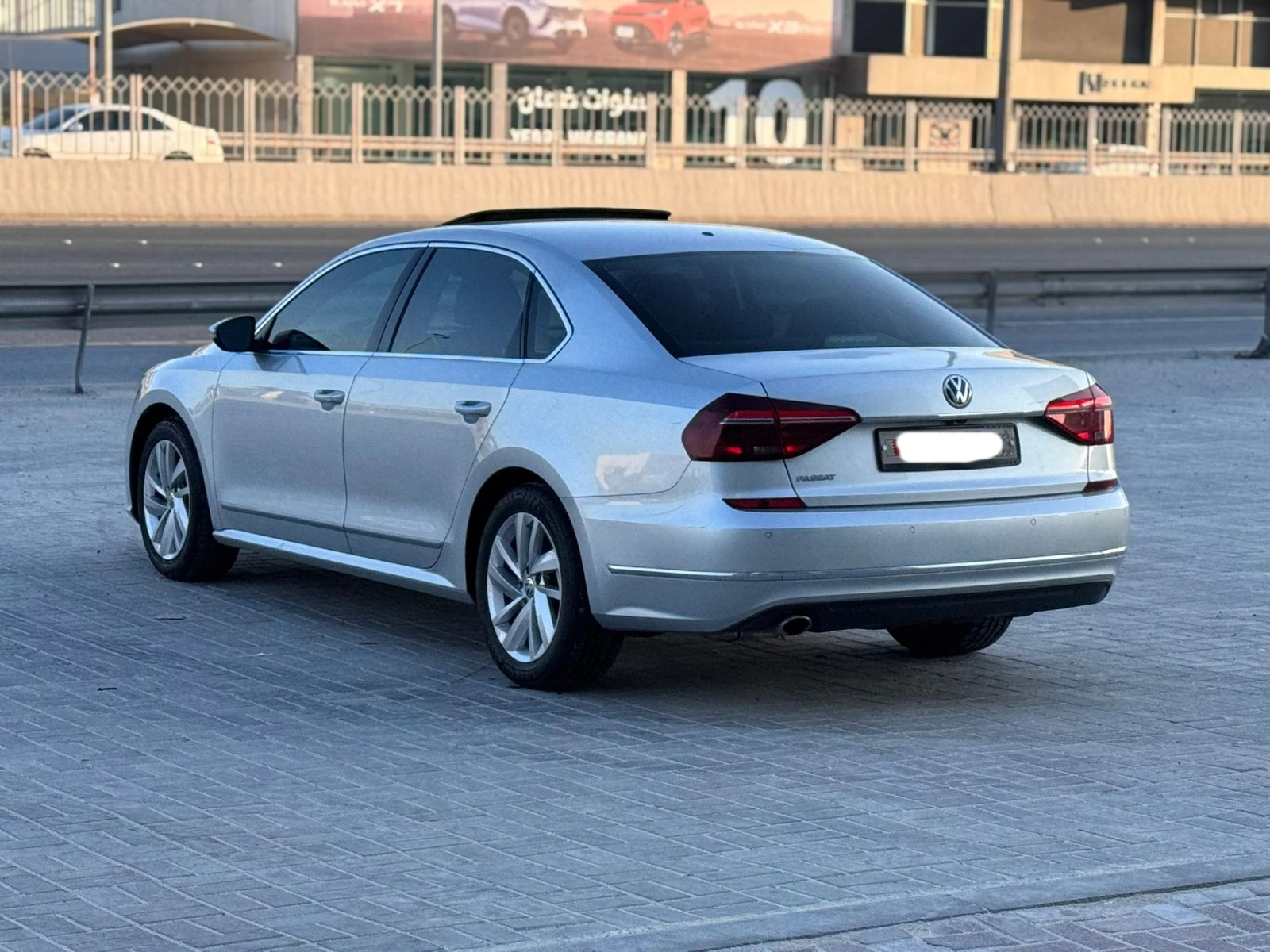 Volkswagen Passat 2018 (Silver)