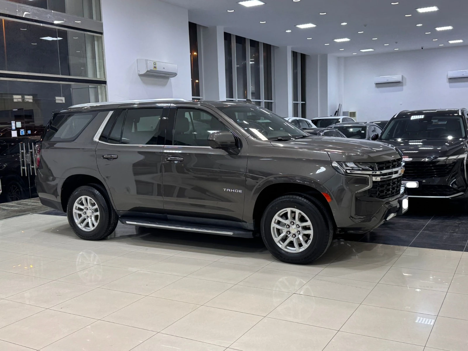 Chevrolet Tahoe 2021 (Grey)
