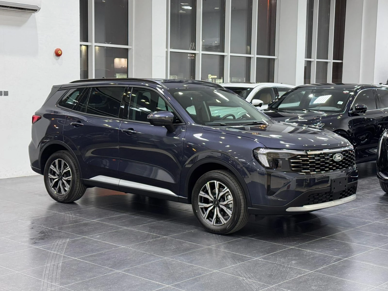 فورد تيريتوري 2026 (رمادي)