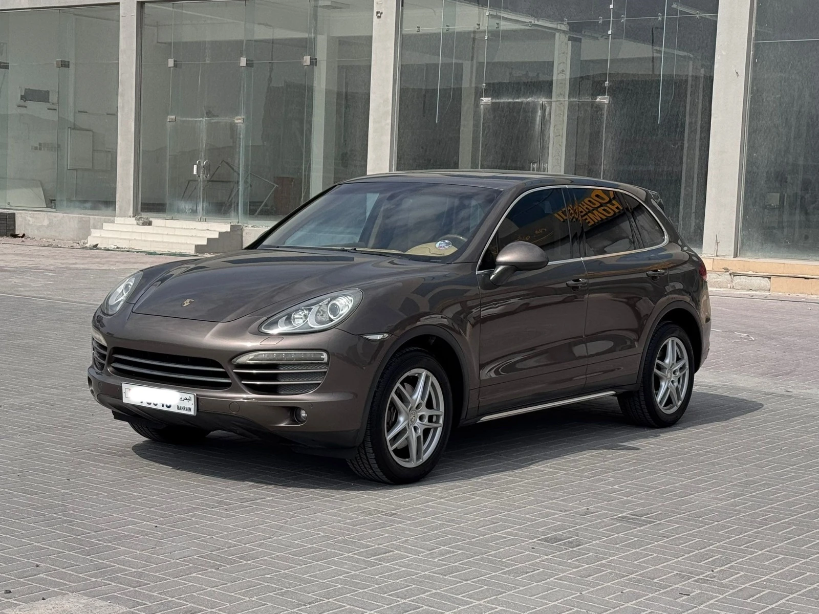 Porsche Cayenne 2011 (Brown)