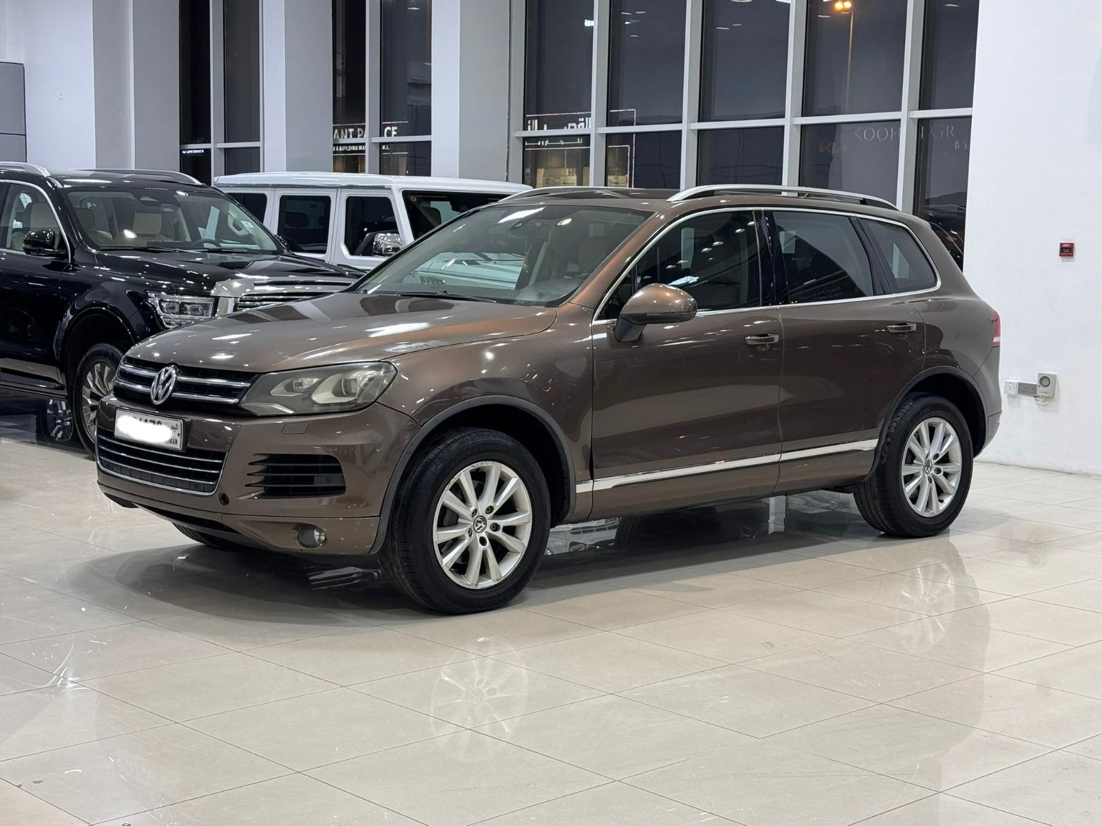 Volkswagen Touareg 2012 (Brown)