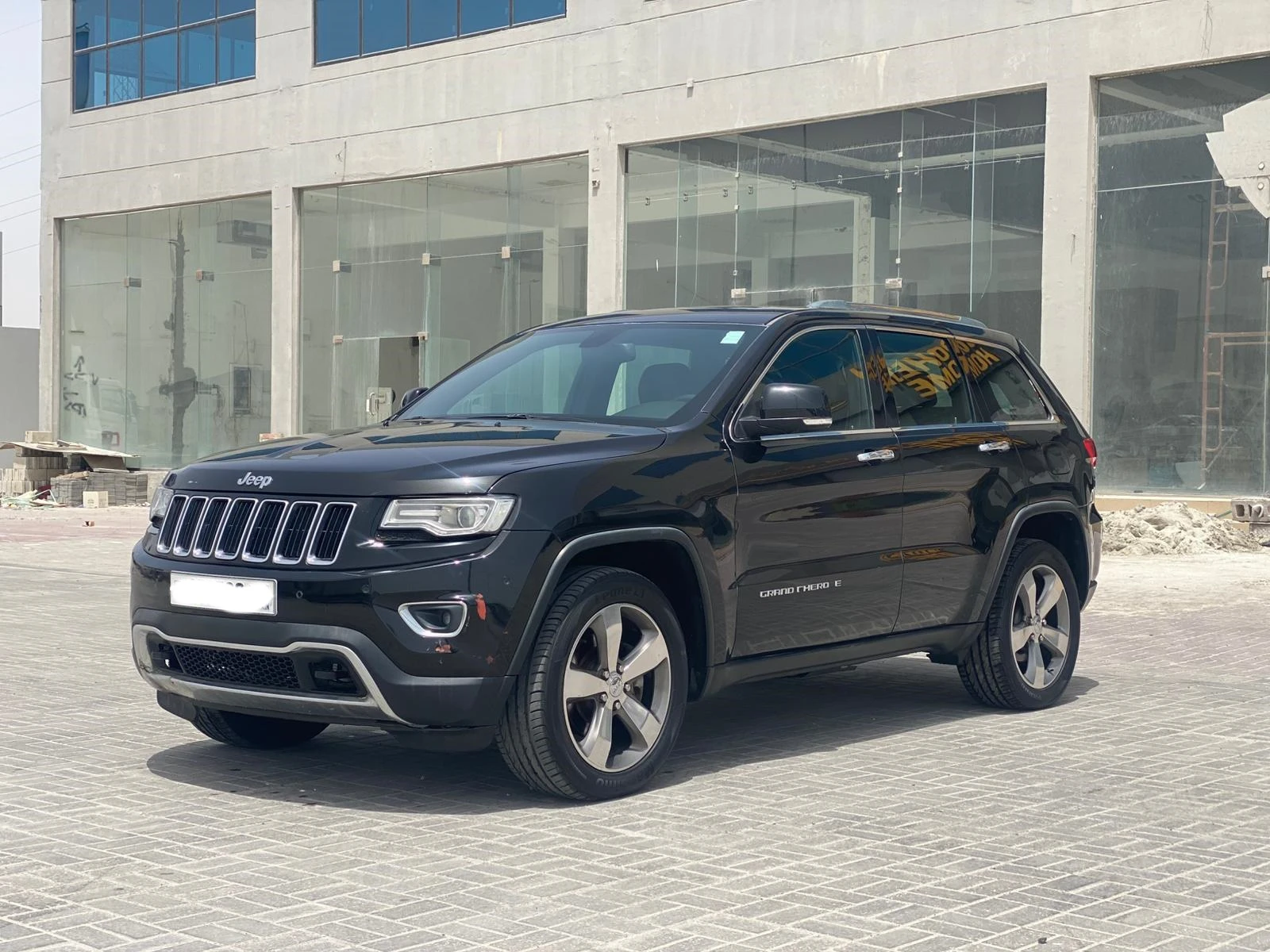 Jeep Grand Cherokee LTD 2015 (Black)