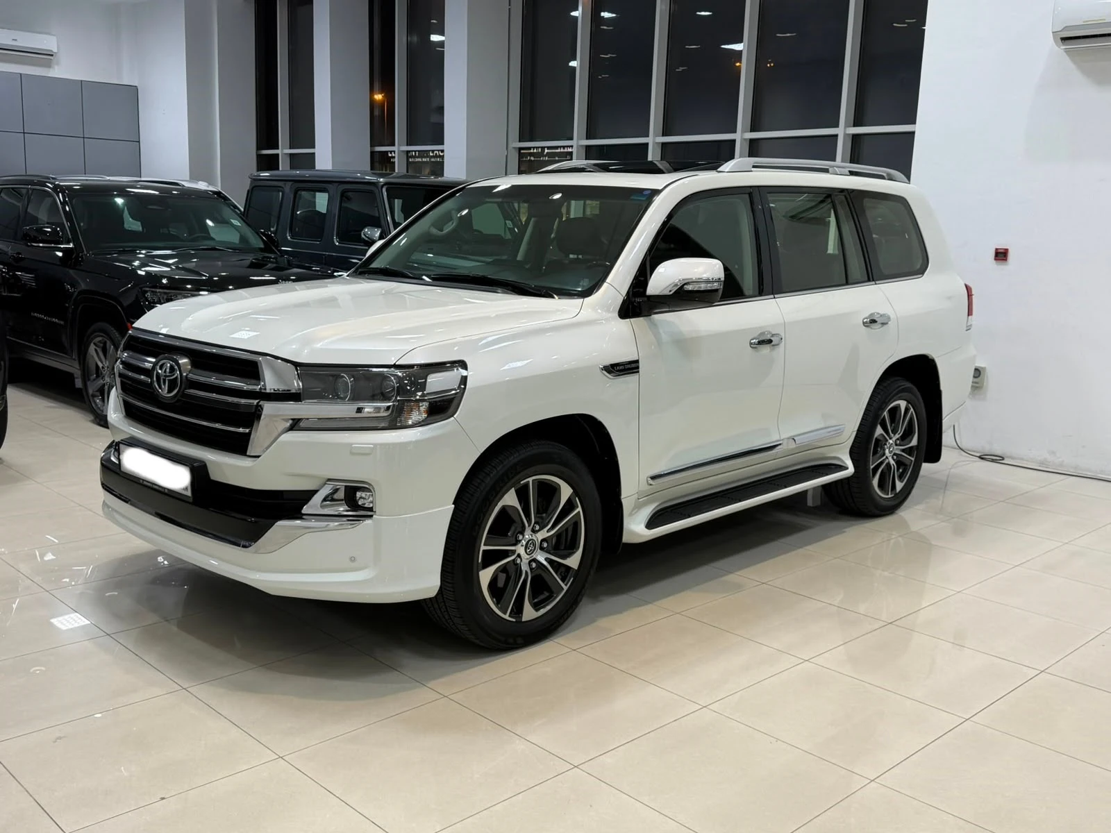 Toyota Land Cruiser GX-R 2020 (White)