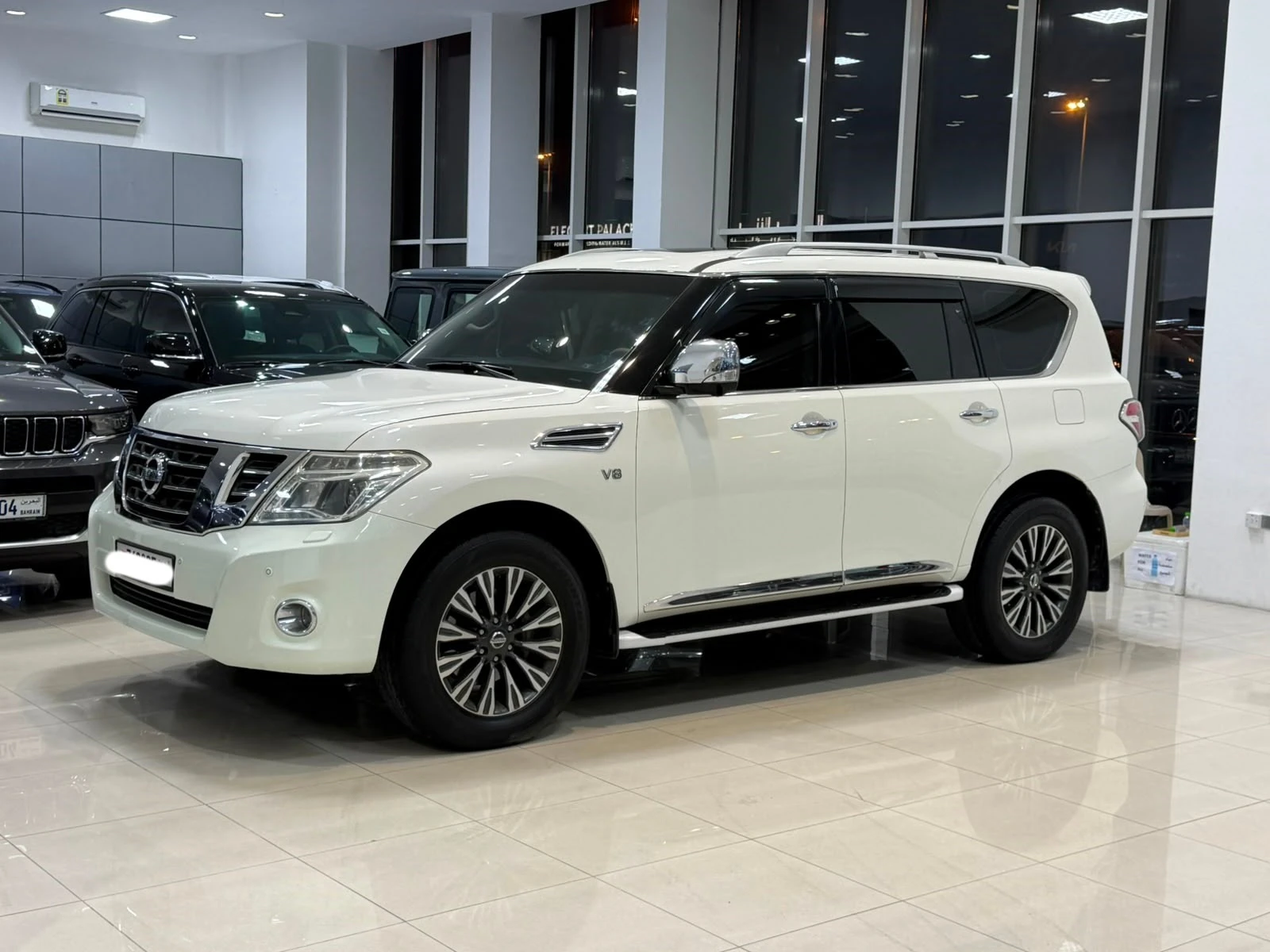 Nissan Patrol Platinum 2014 (White)