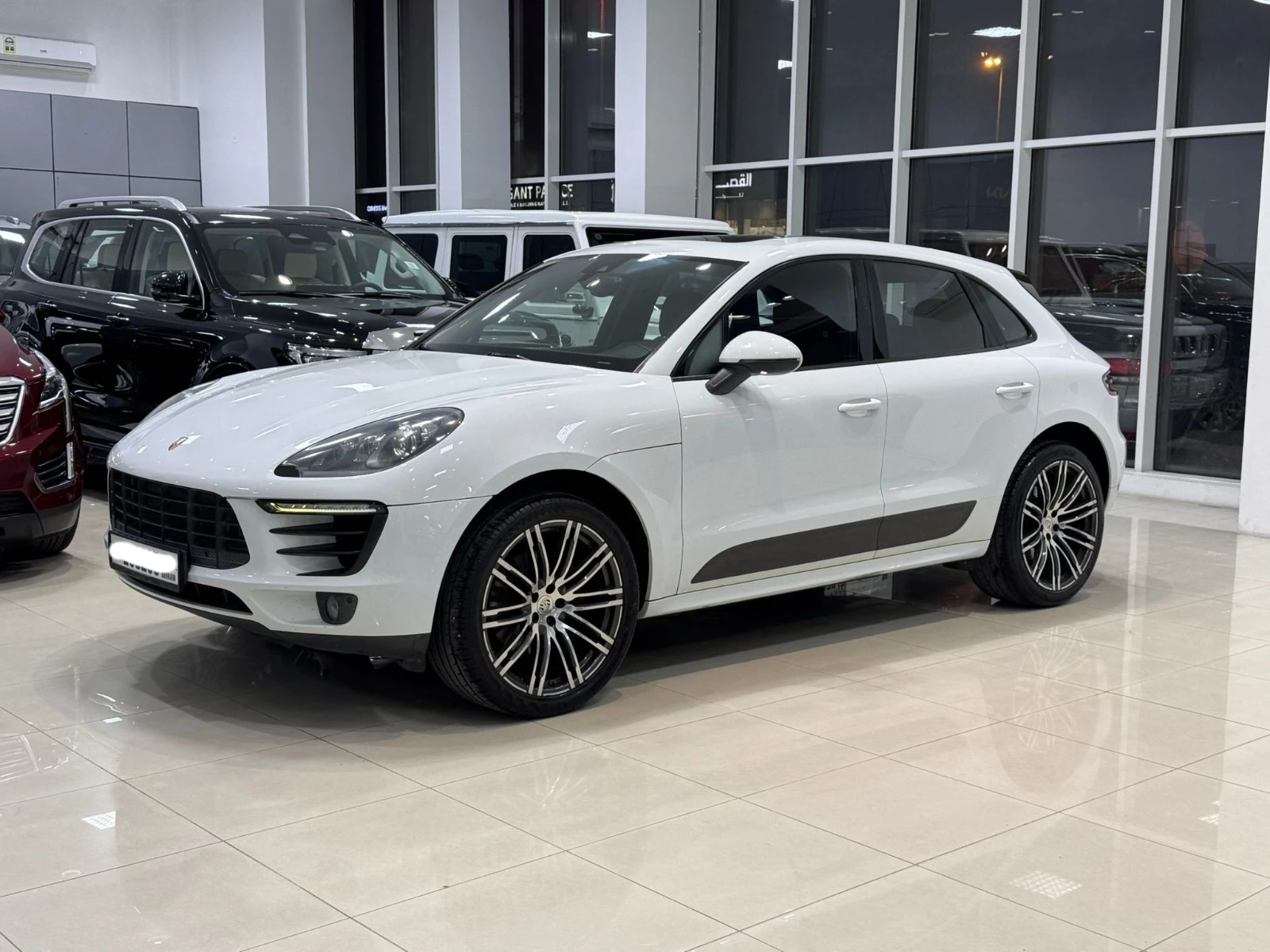 Porsche Macan 2017 (White)