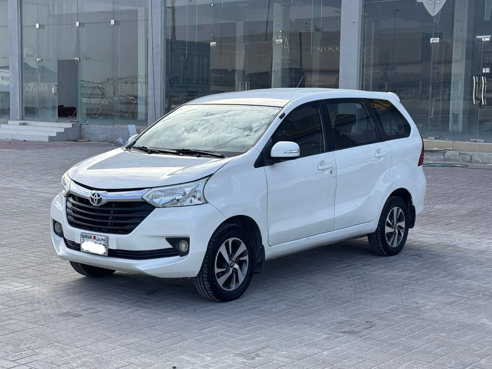 Toyota Avanza 2017 (White)