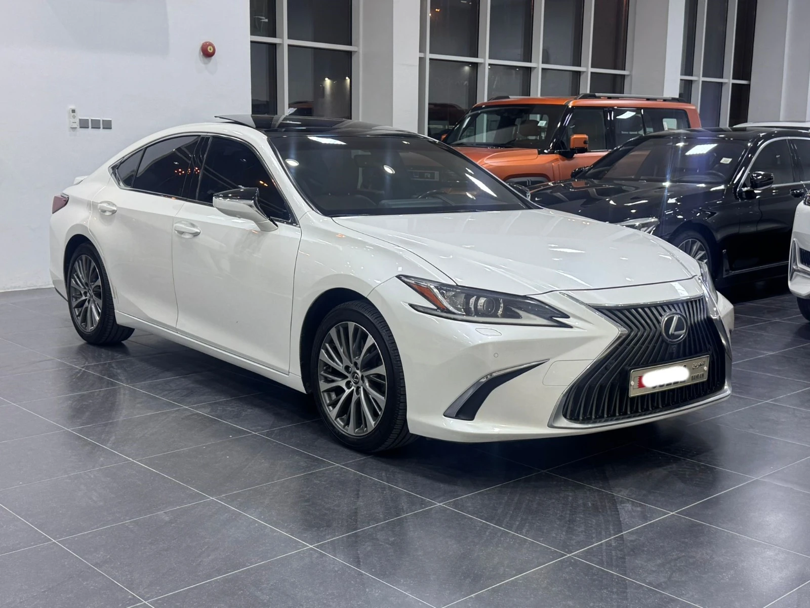 Lexus ES-350  2019 (White)