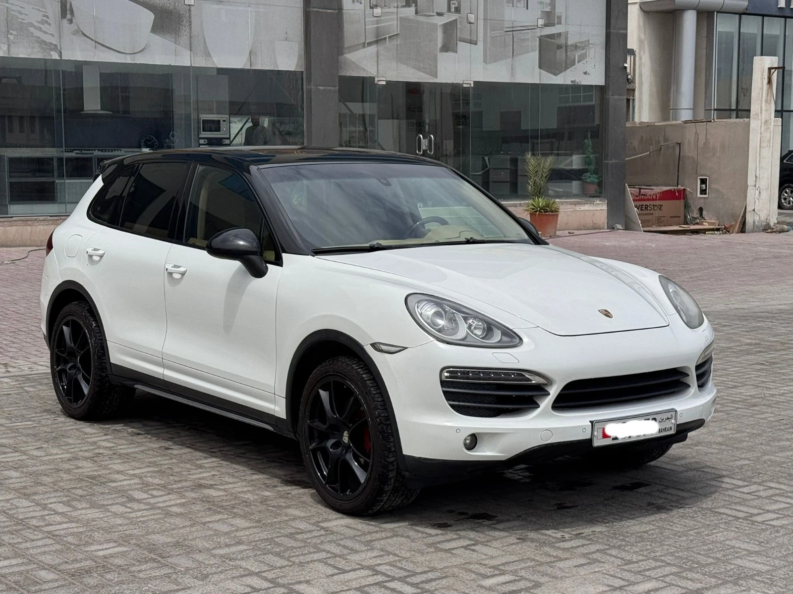 Porcshe Cayenne S 2012 (White)