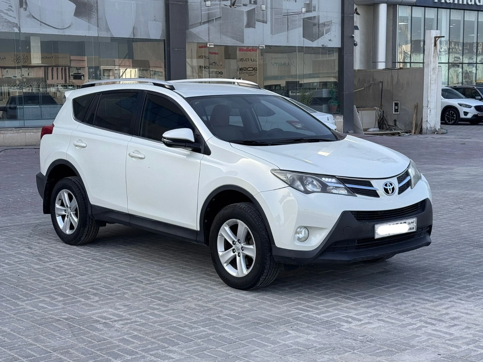 Toyota Rav-4  2014 (White)