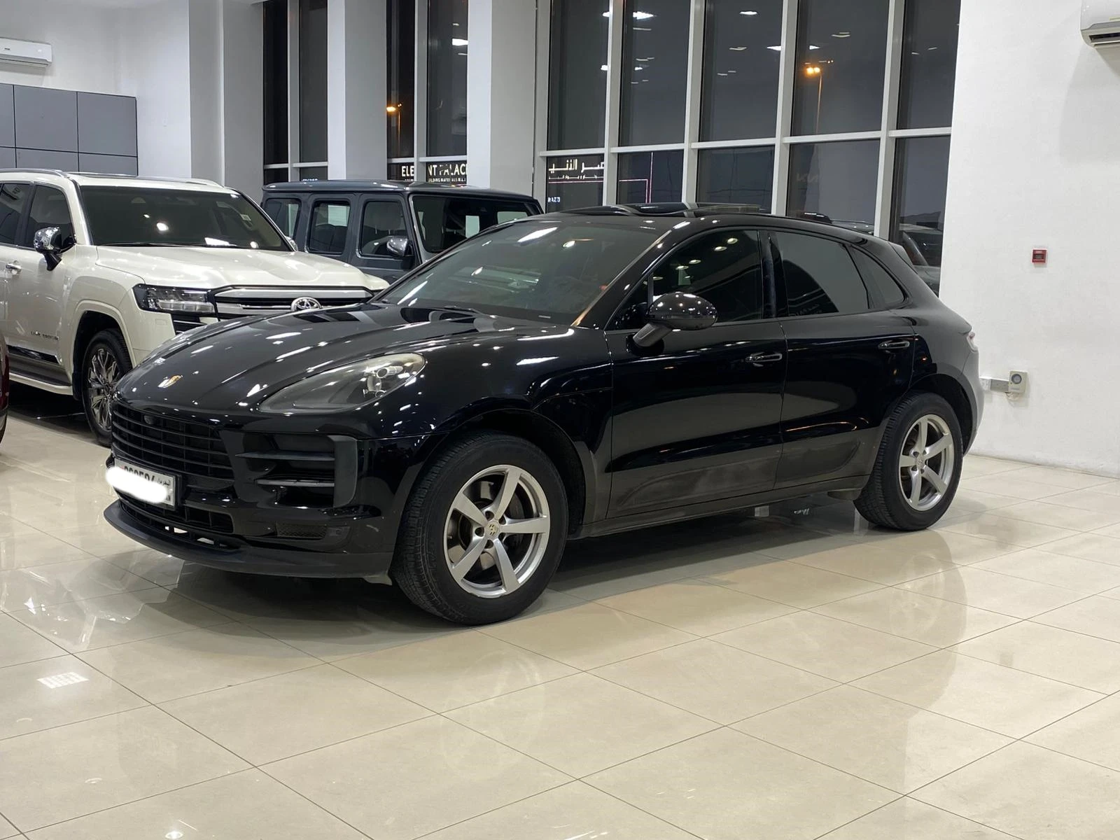 Porsche Macan 2020 (Black)
