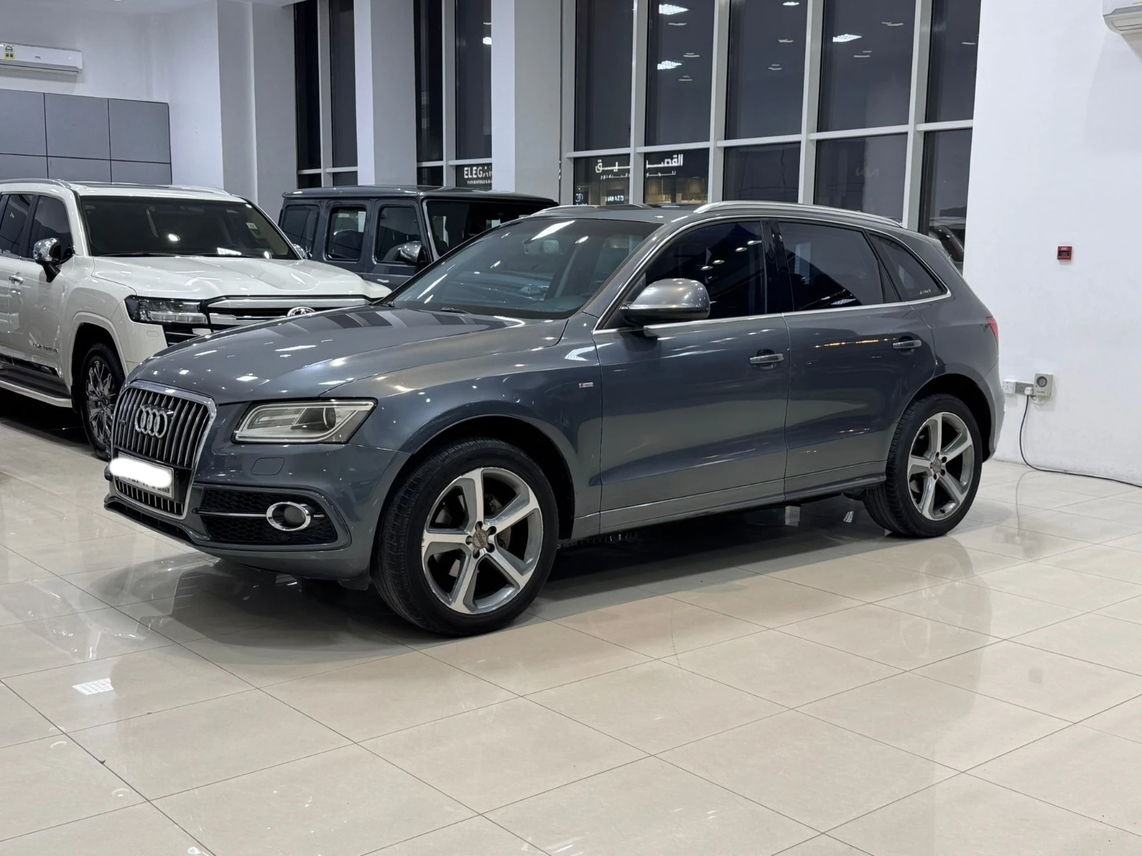 Audi Q5  2015 (Grey)