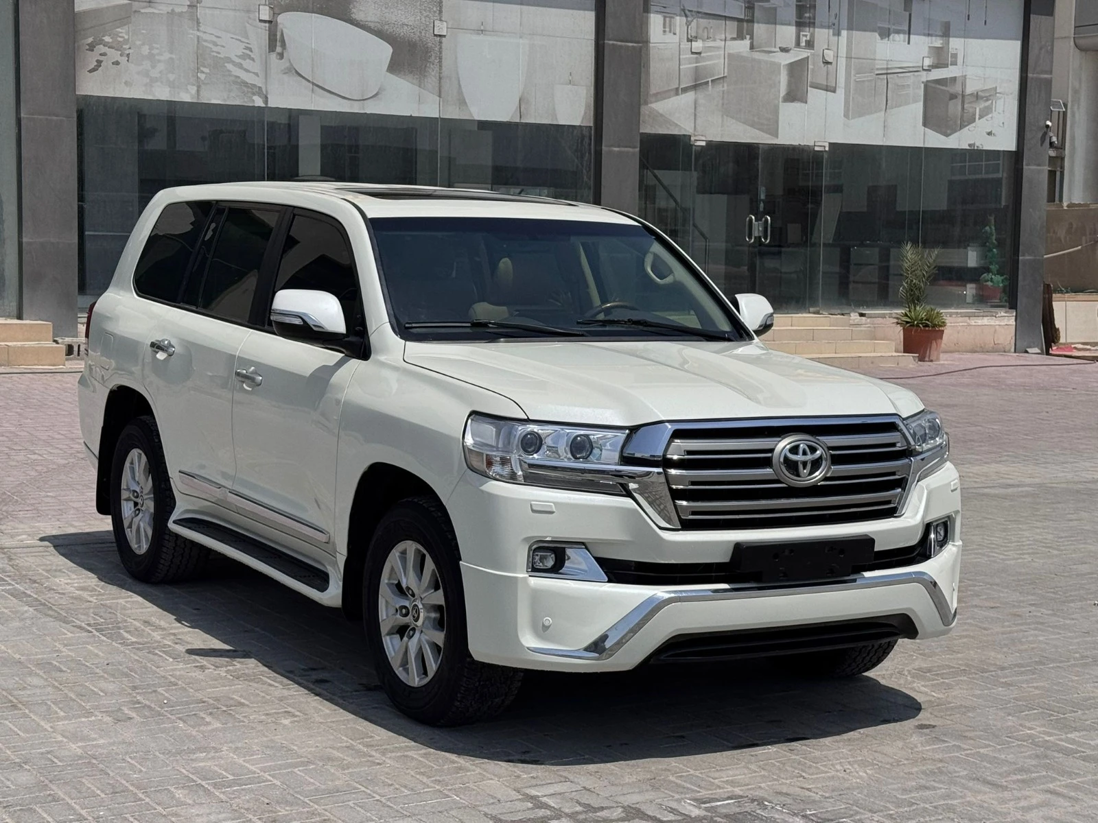 Toyota Land Cruiser GX-R 2017 (Pearl)