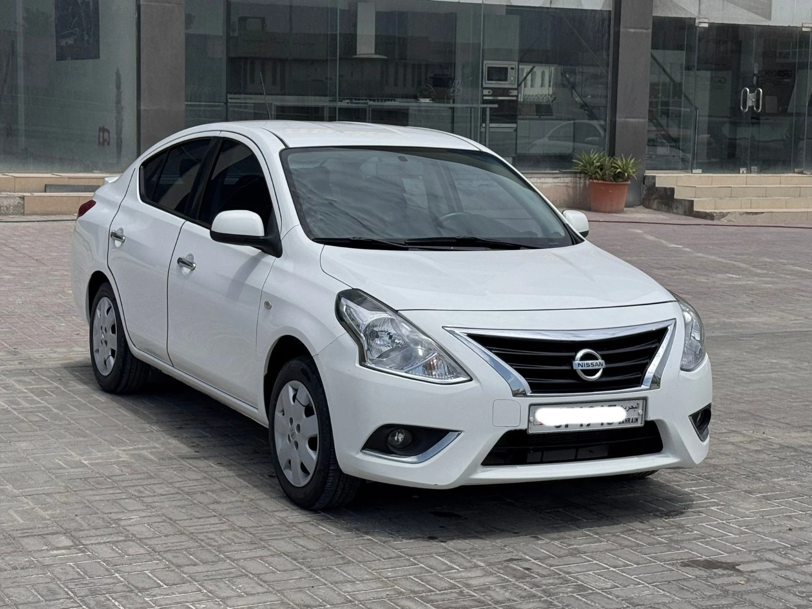 Nissan Sunny 2024 (White)