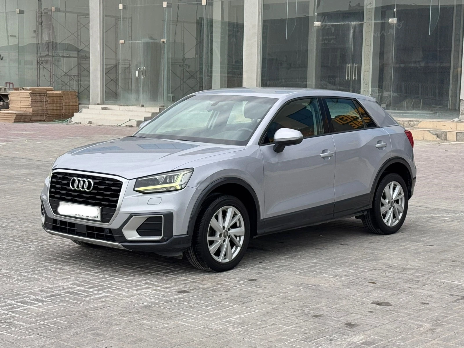 Audi Q2 / 2019 (Silver)
