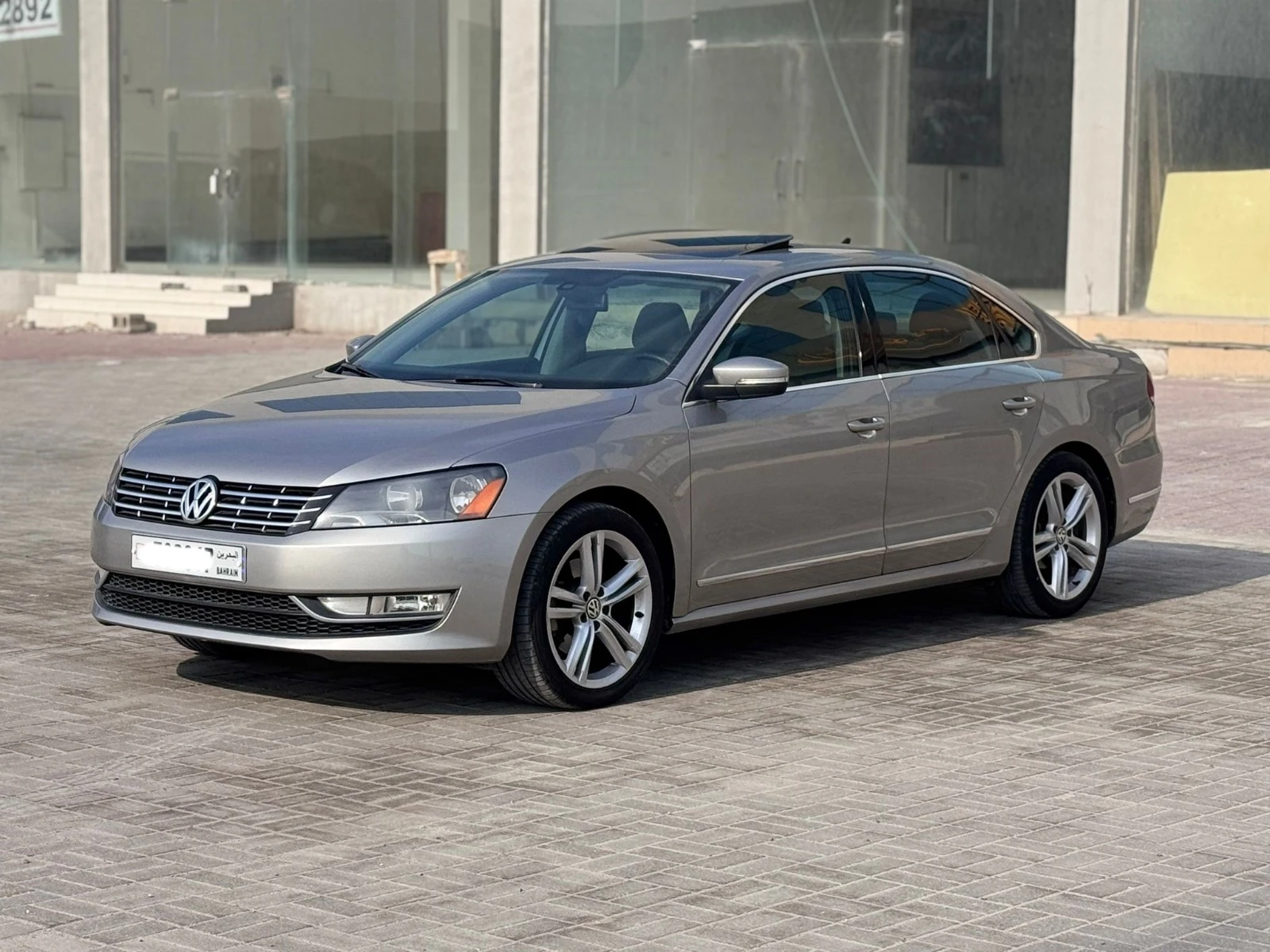 Volkswagen Passat 2014 (Grey)
