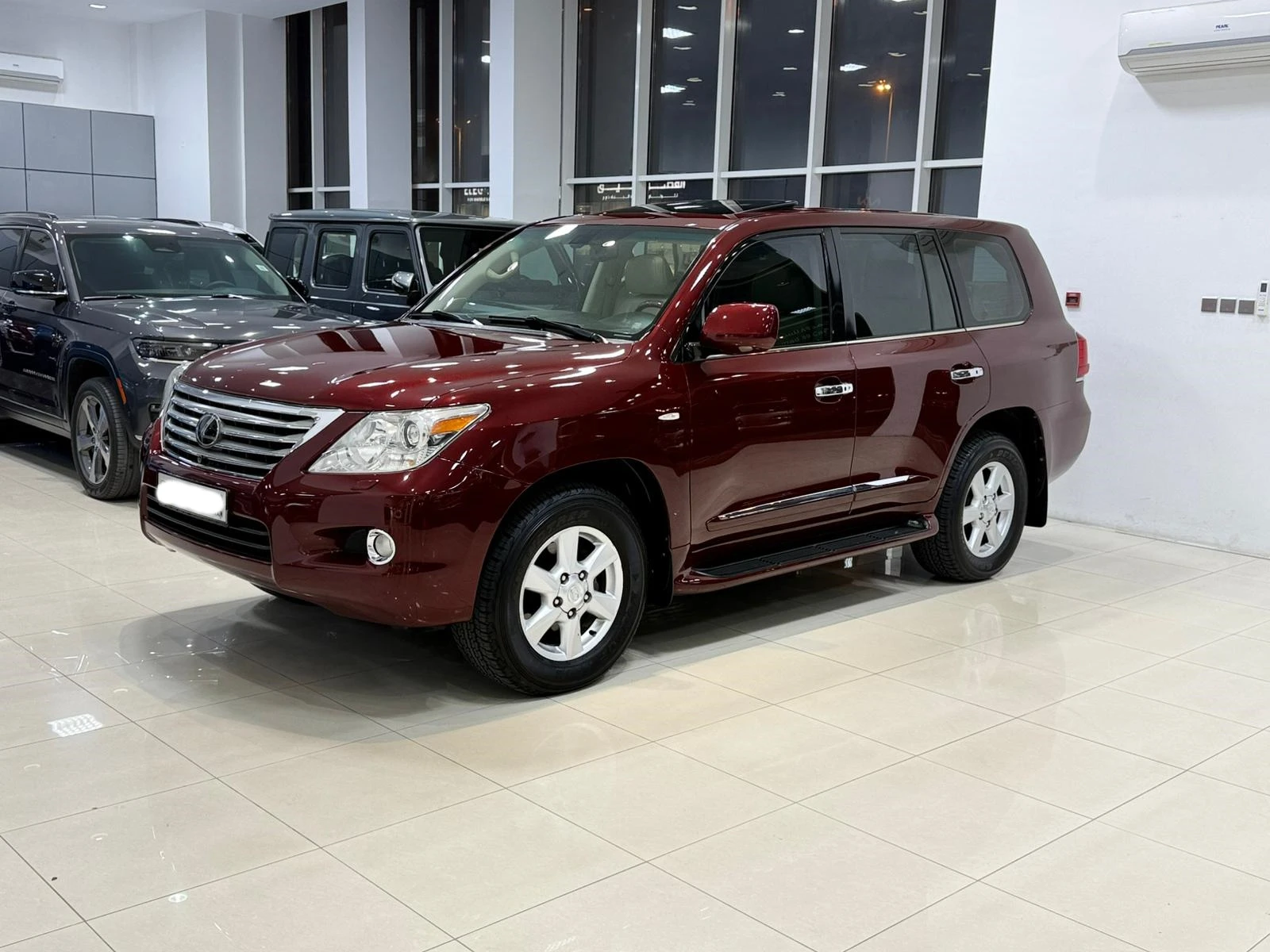 Lexus LX-570 / 2008 (Red)