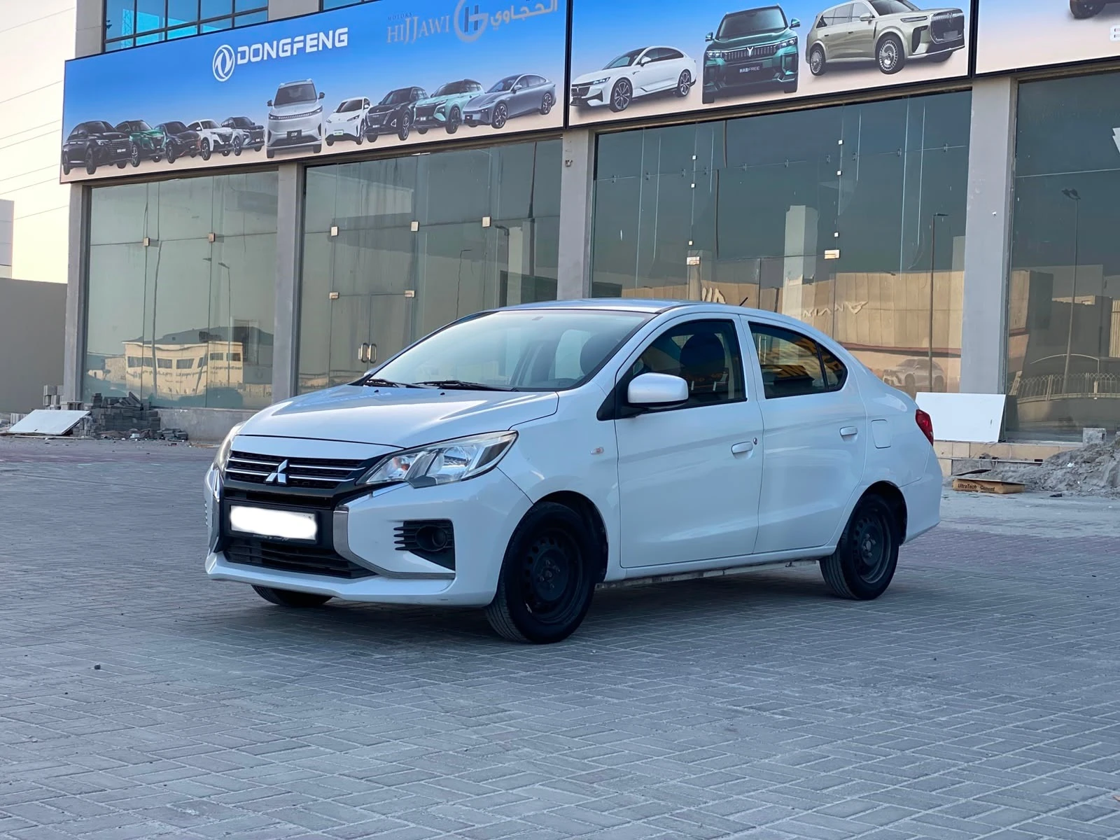 Mitsubishi Attrage / 2021 (White)