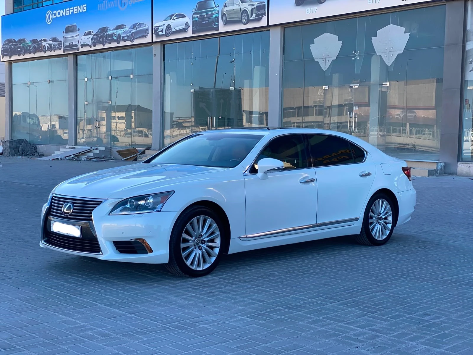 Lexus LS-460 2014 (White)