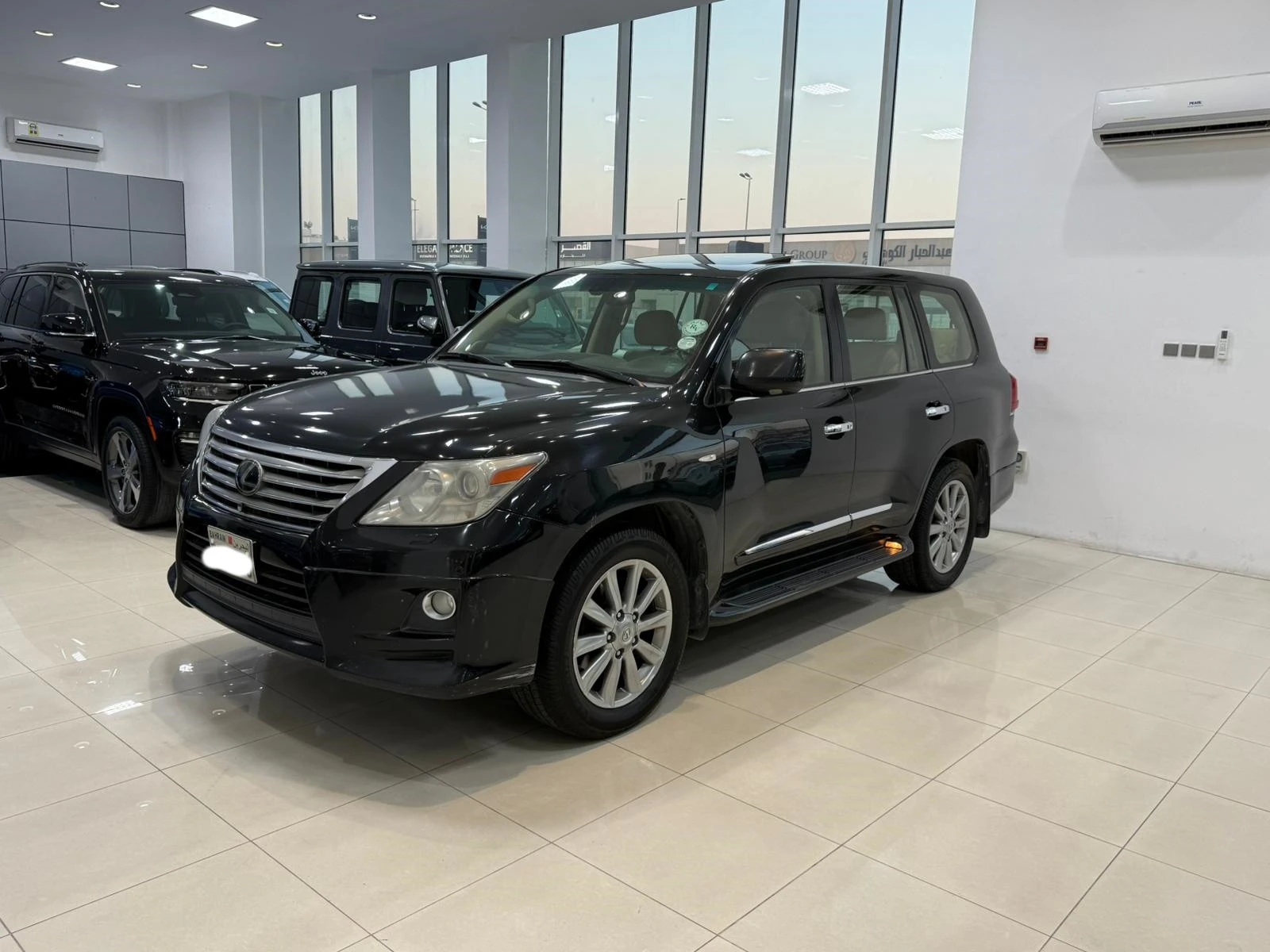 Lexus LX-570 2010 (Black)