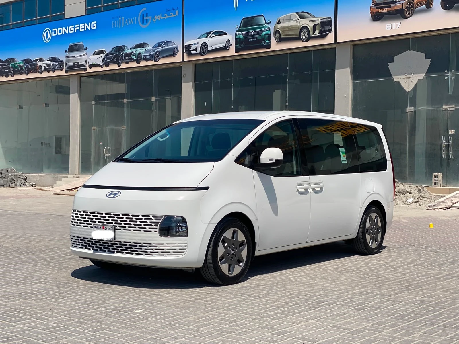 Hyundai Staria 2023 (White)