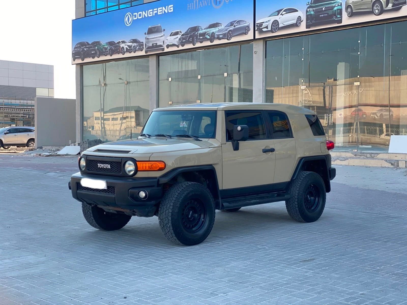 Toyota FJ Cruiser 2015 (Beige)