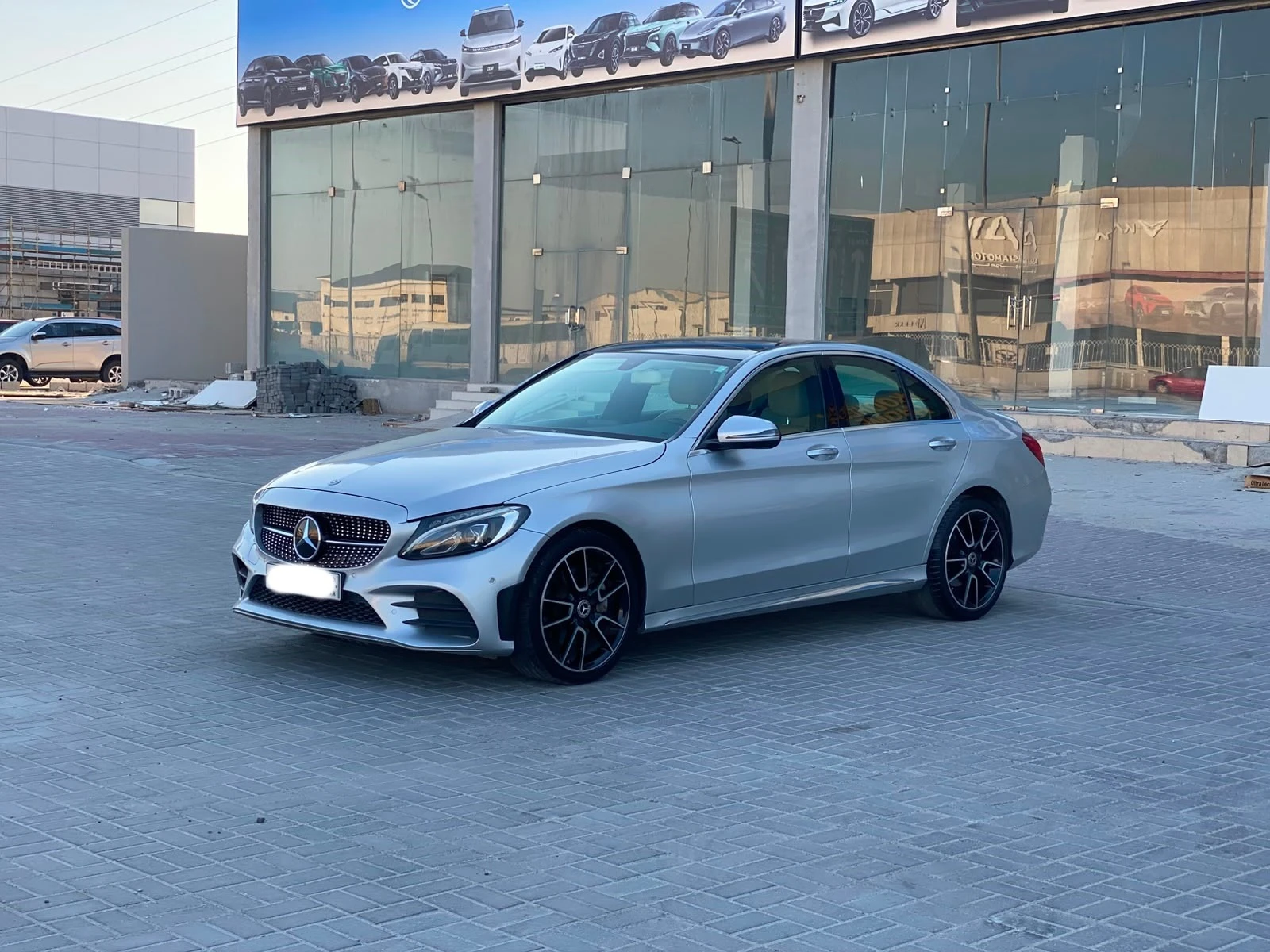 Mercedes Benz C-300 2017 (Silver)