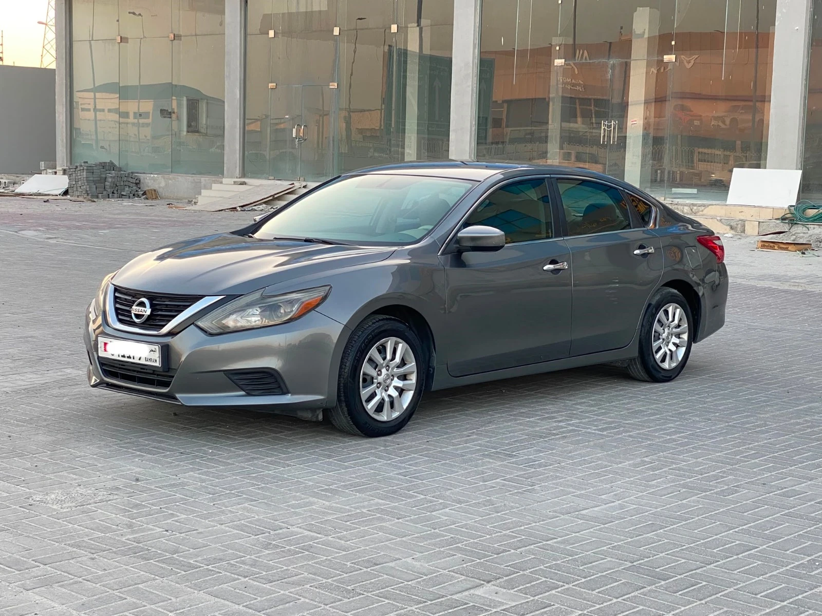 Nissan Altima 2017 (Grey)
