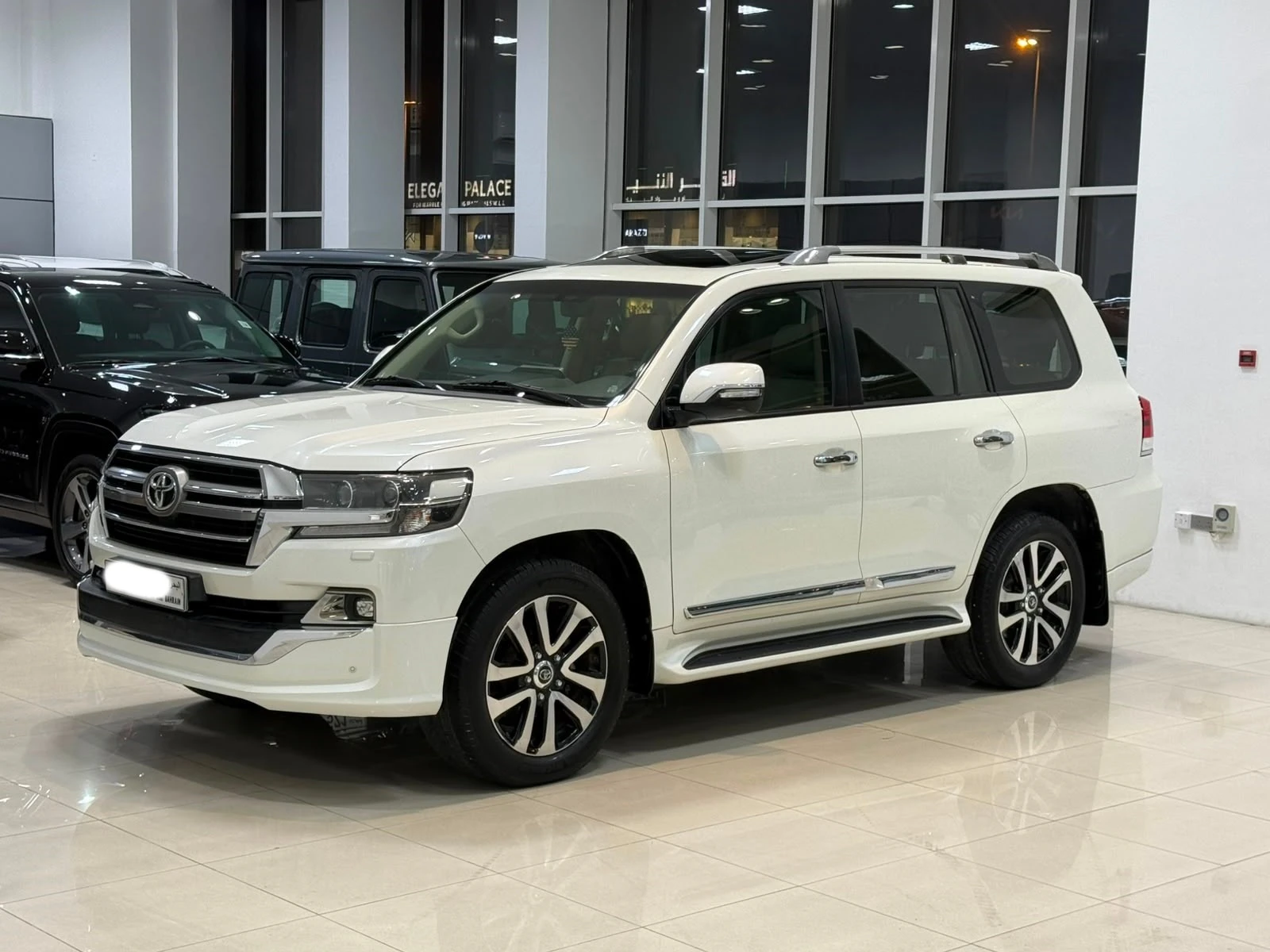 Toyots Land Cruiser GXR 2019 (Pearl)
