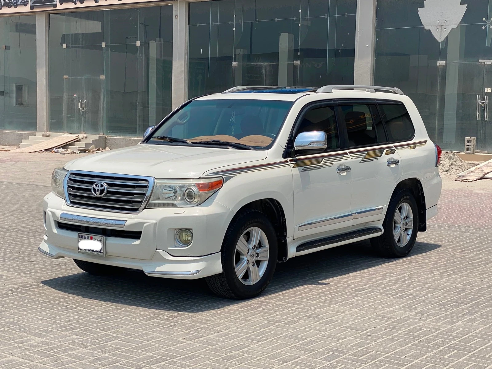 Toyota Land Cruiser GX-R 2012 (White)