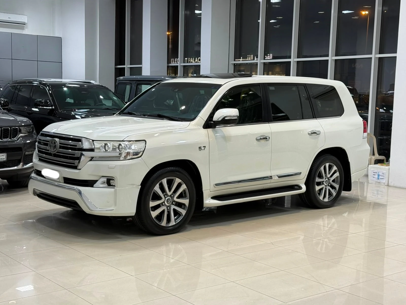 Toyota Land Cruiser VX-S 2016 (White)
