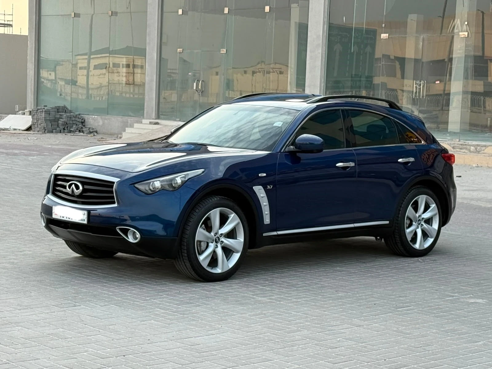 Infiniti QX70  2015 (Blue)