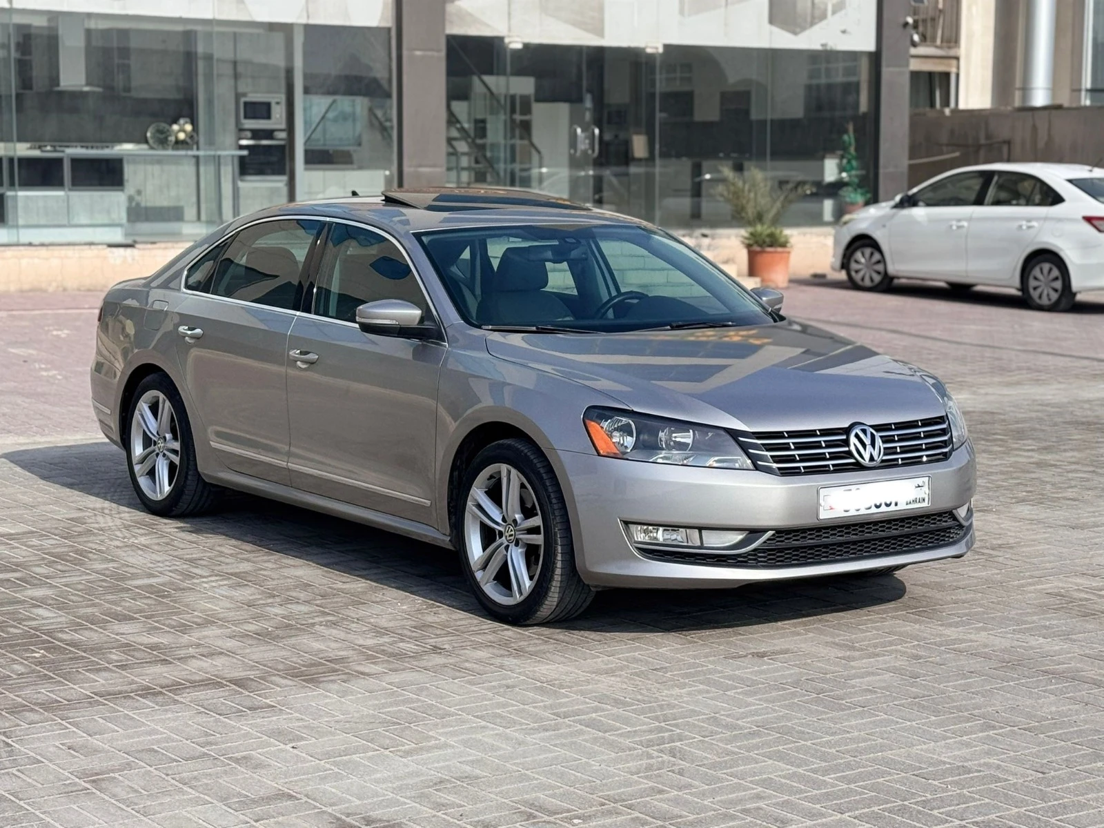 Volkswagen Passat 2014 (Silver)