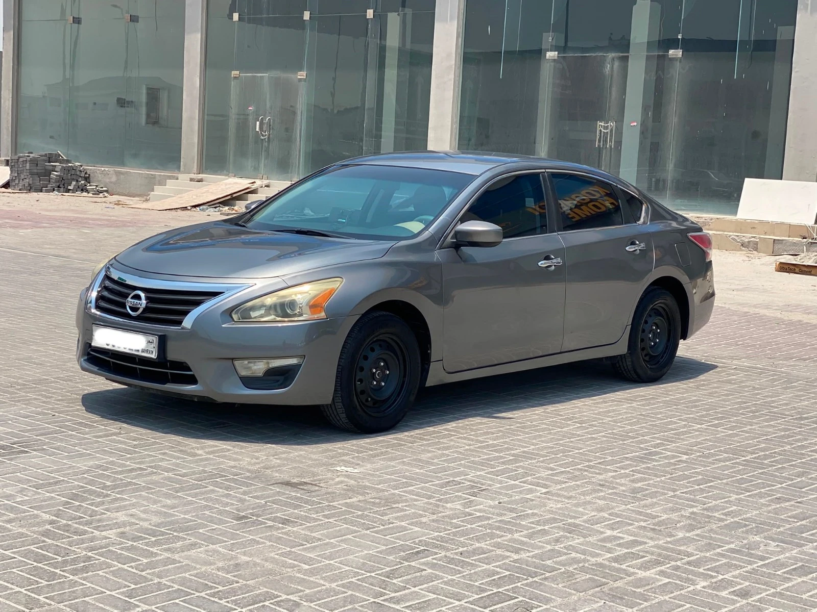 Nissan Altima 2016 (Grey)