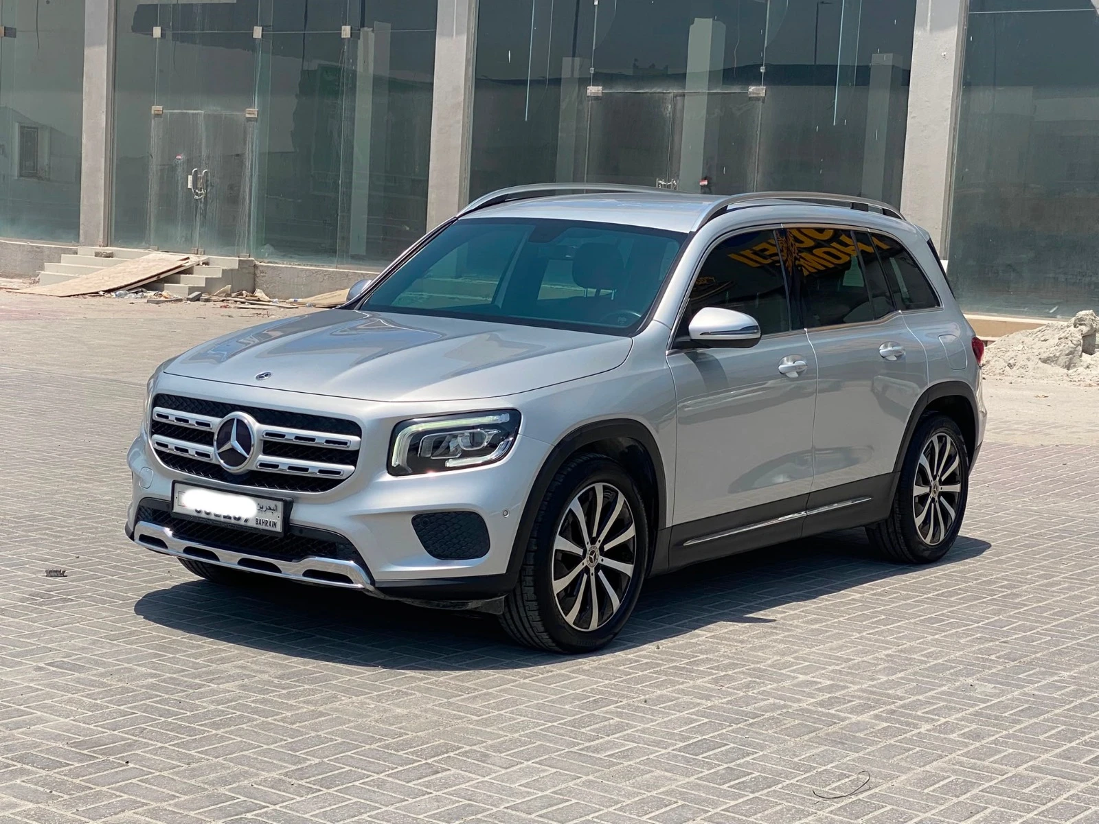Mercedes Benz GLB-200 / 2021 (Silver)