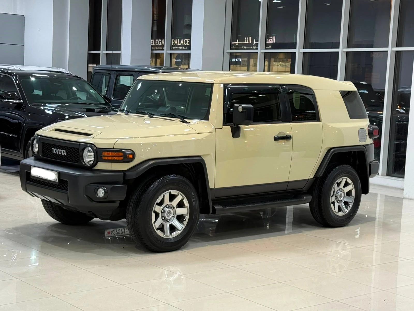 Toyota FJ-Cruiser 2023 (Beige)