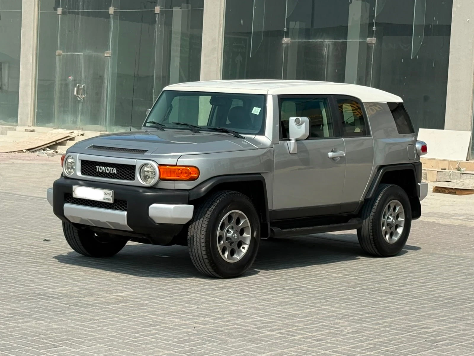 Toyota FJ Cruiser 2012 (Grey)