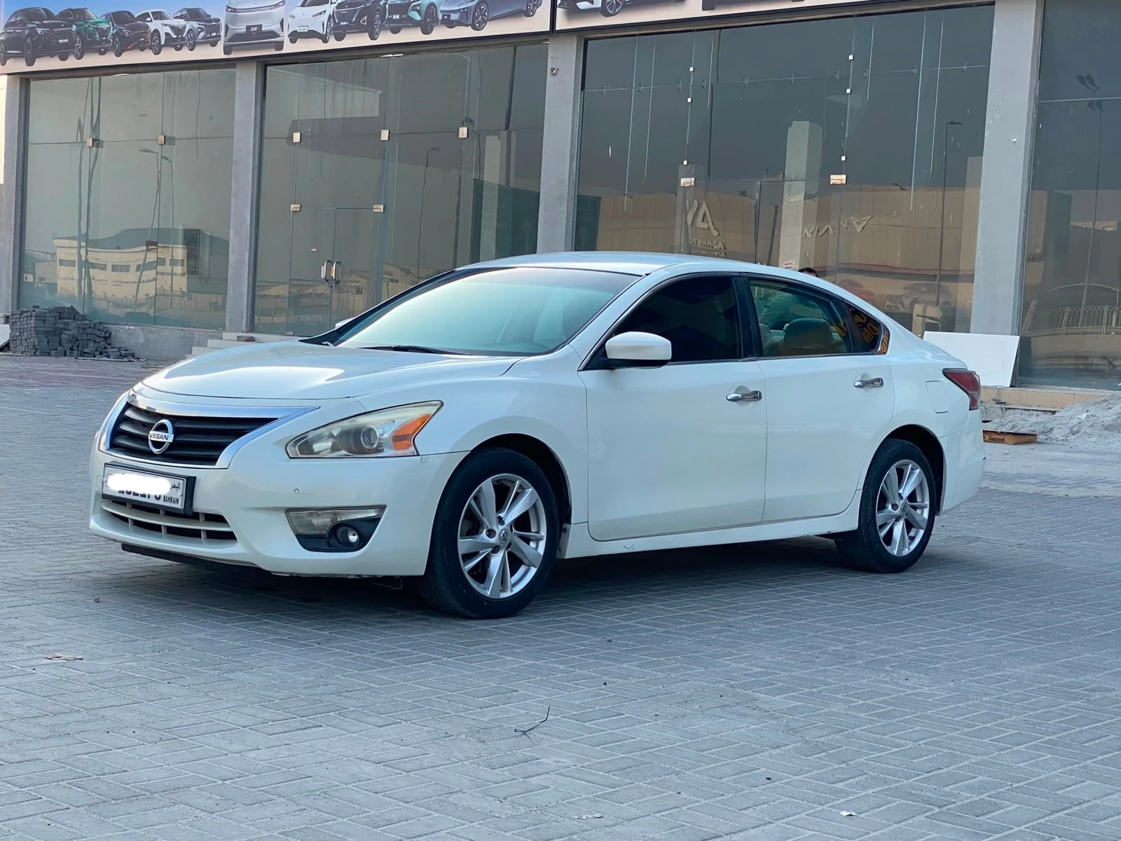 Nissan Altima 2016 (White)