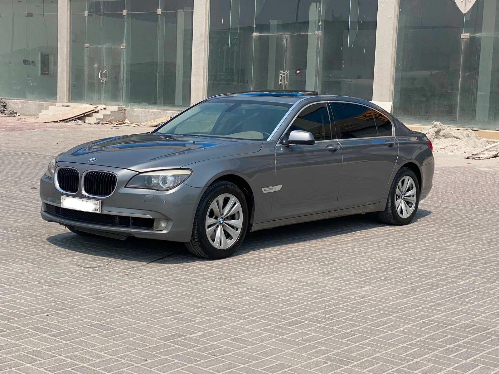 BMW 730Li 2010 (Grey)
