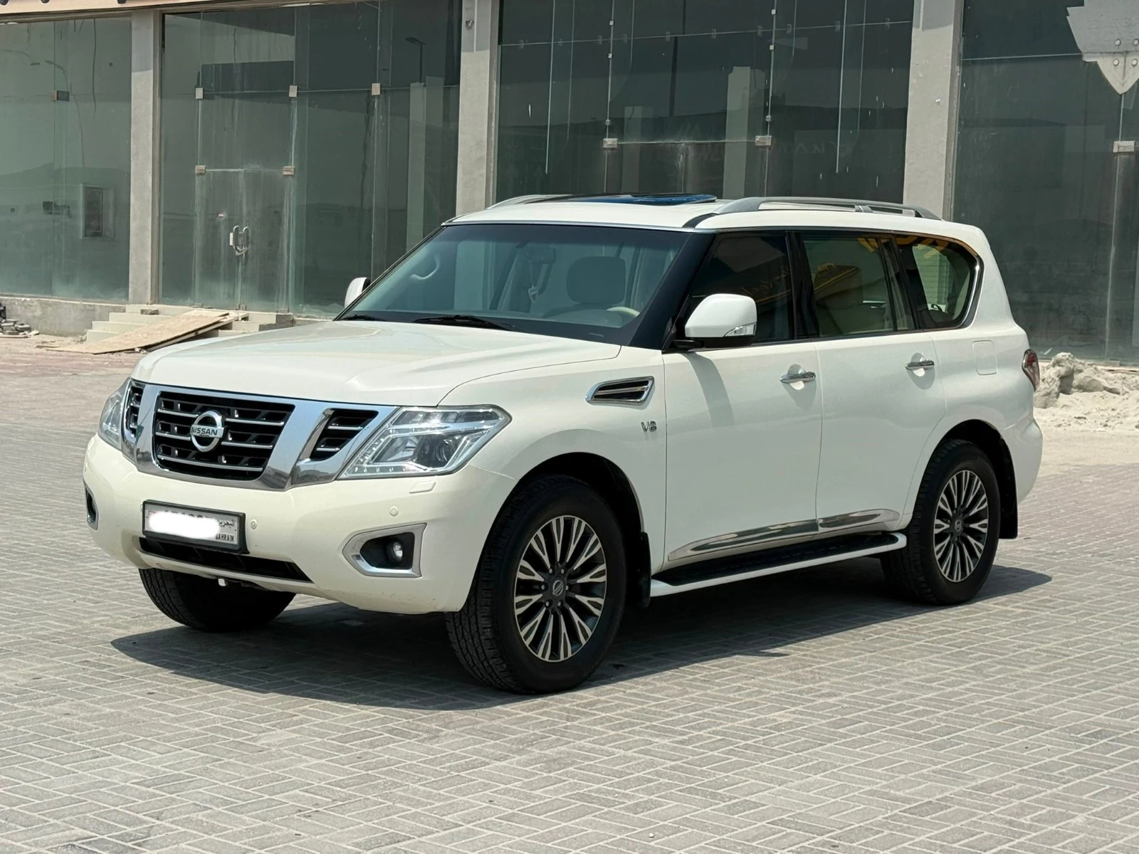 Nissan Patrol LE 2016 (White)