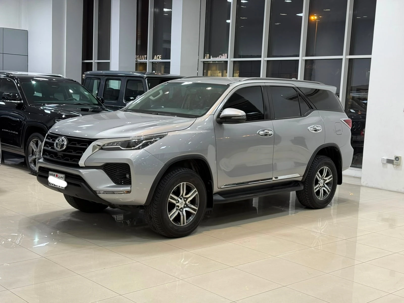 Toyota Fortuner / 2024 (Silver)