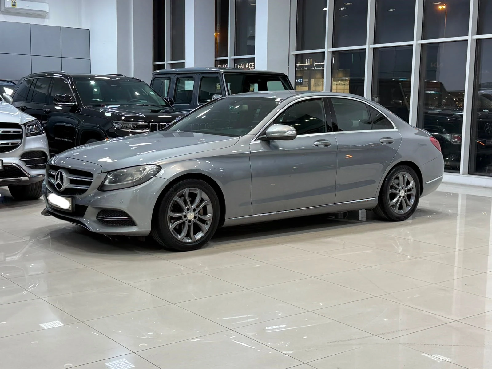 Mercedes Benz C-180 / 2015 (Silver)