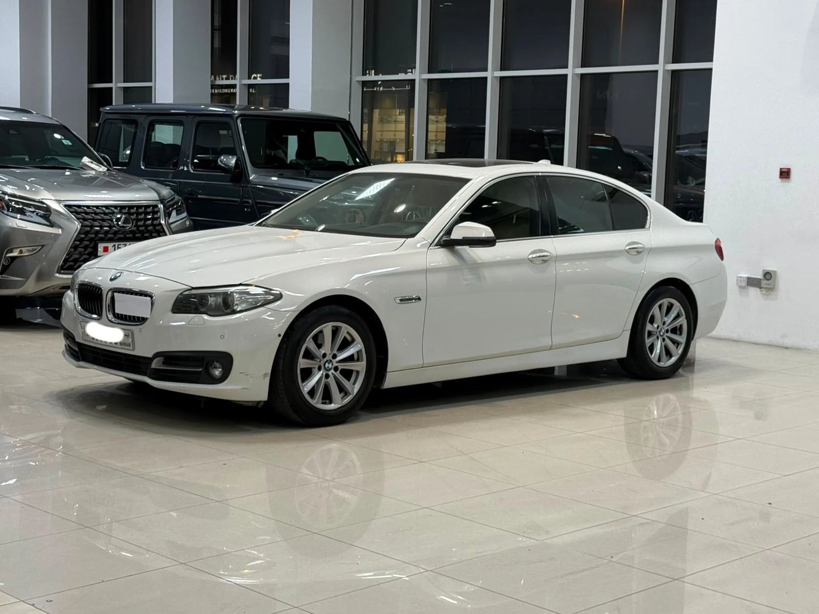 BMW 520i 2016 (White)