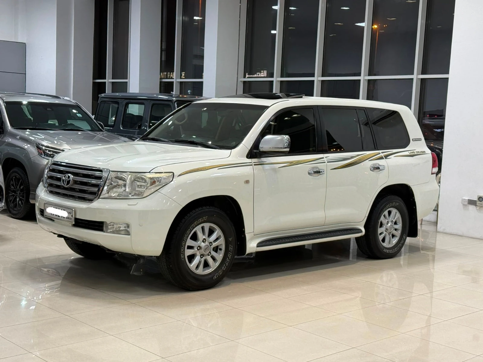 Toyota Land Cruiser GX-R 2010 (White)