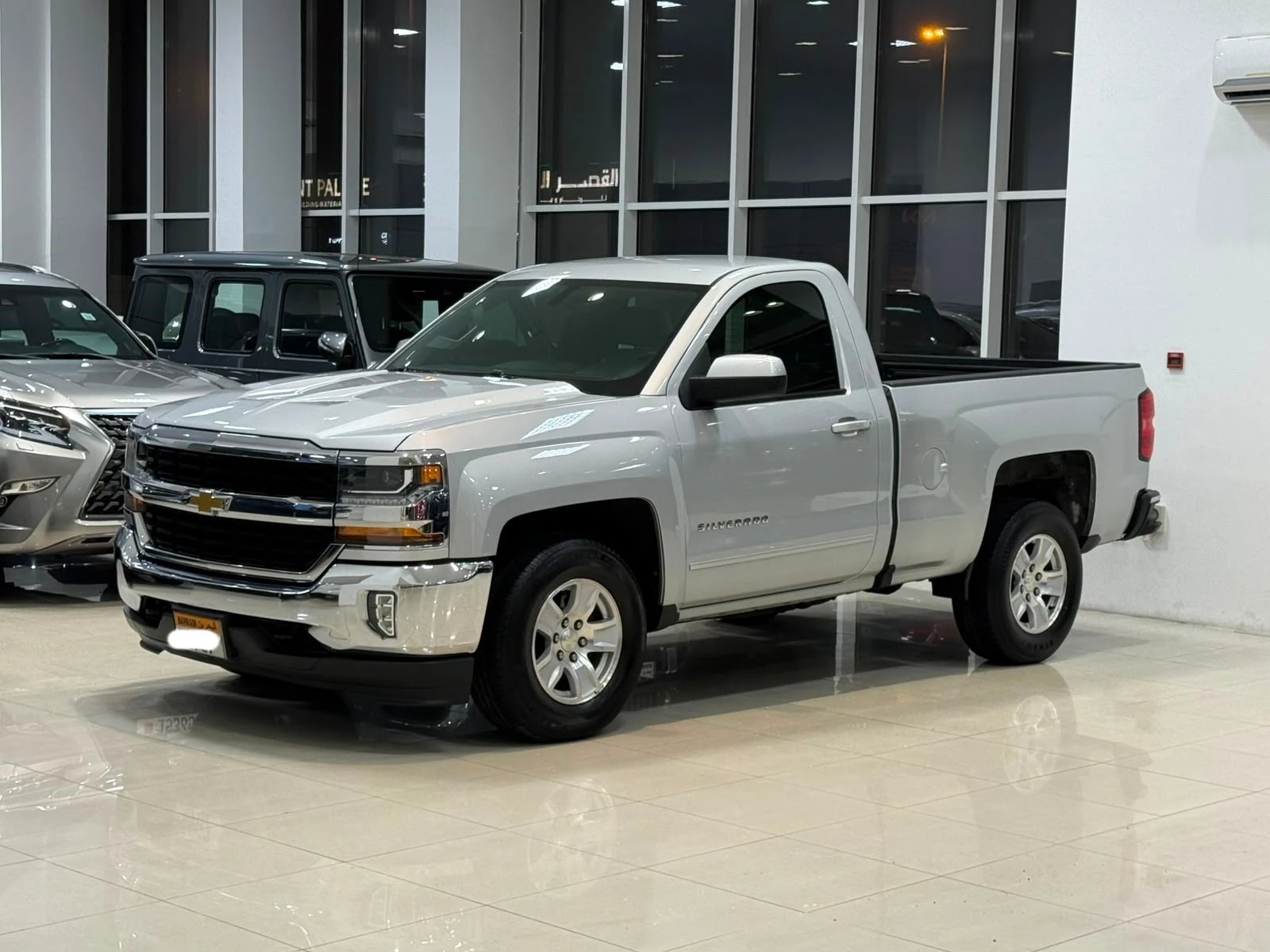Chevrolet Silverado LT 2018 (Silver)