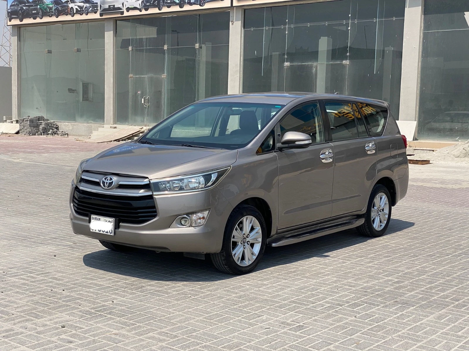 Toyota Innova 2016 (Bronze)