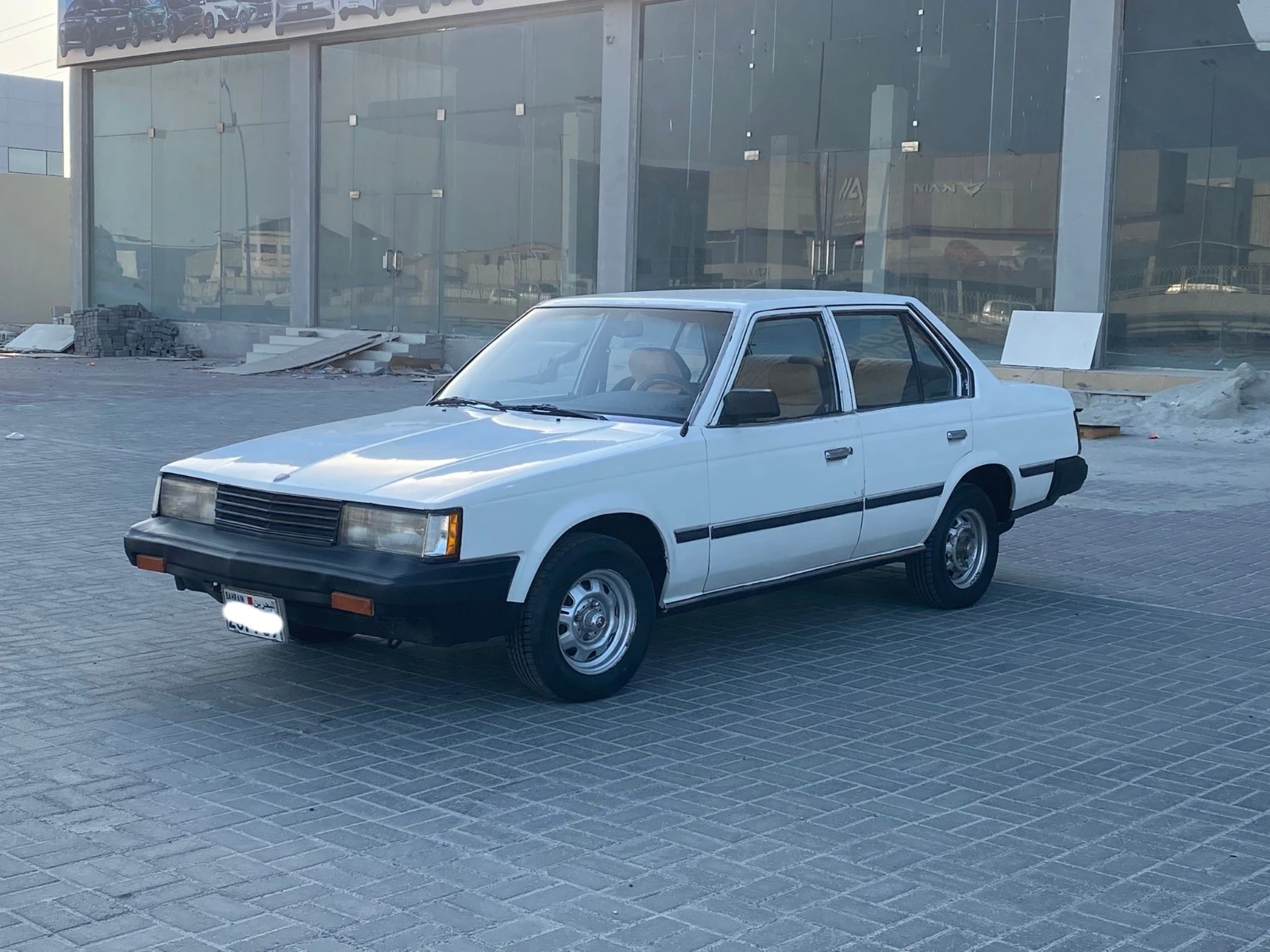 Toyota Corona DX 1982 (White)