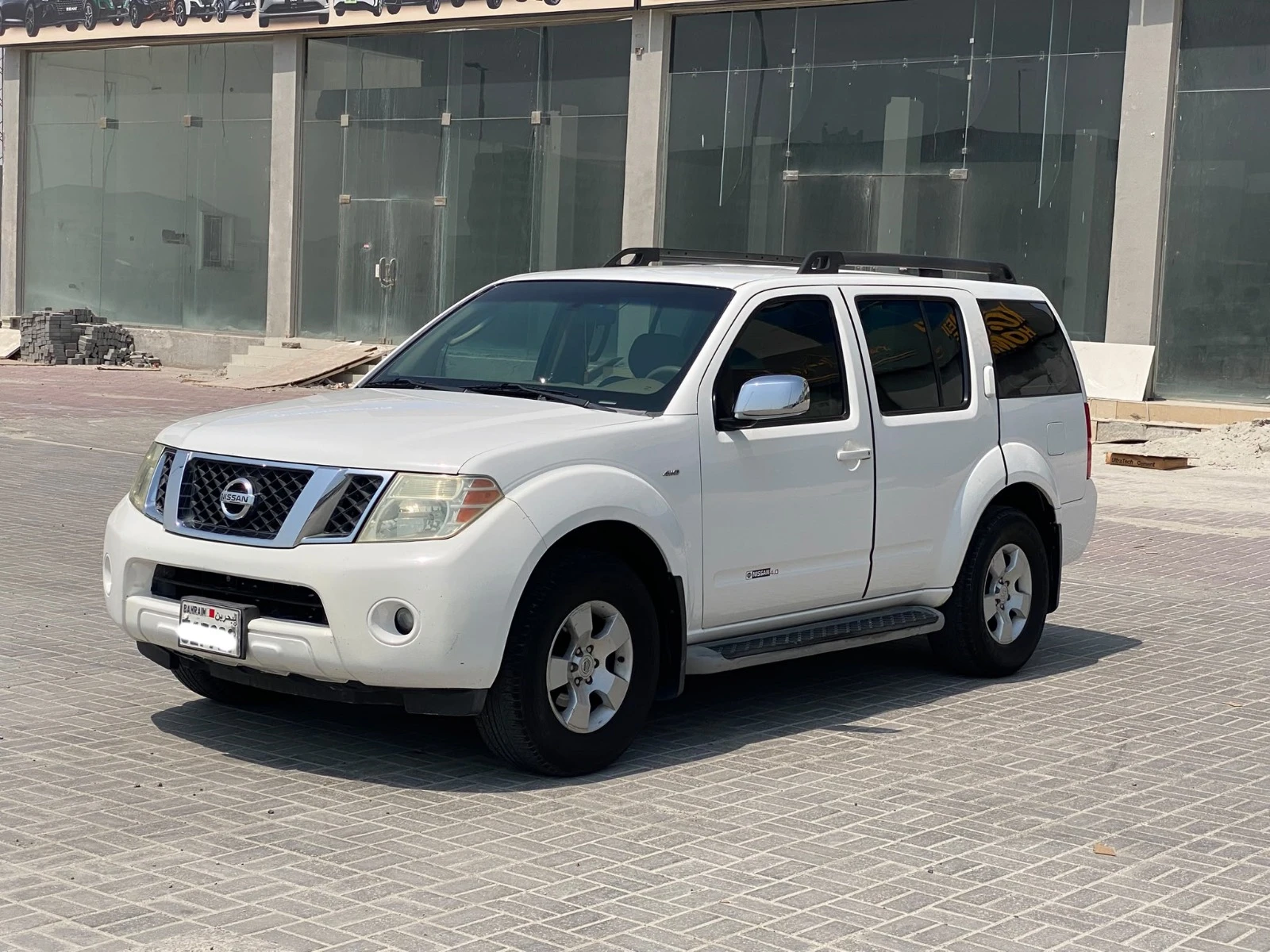 Nissan Pathfinder 2008 (White)