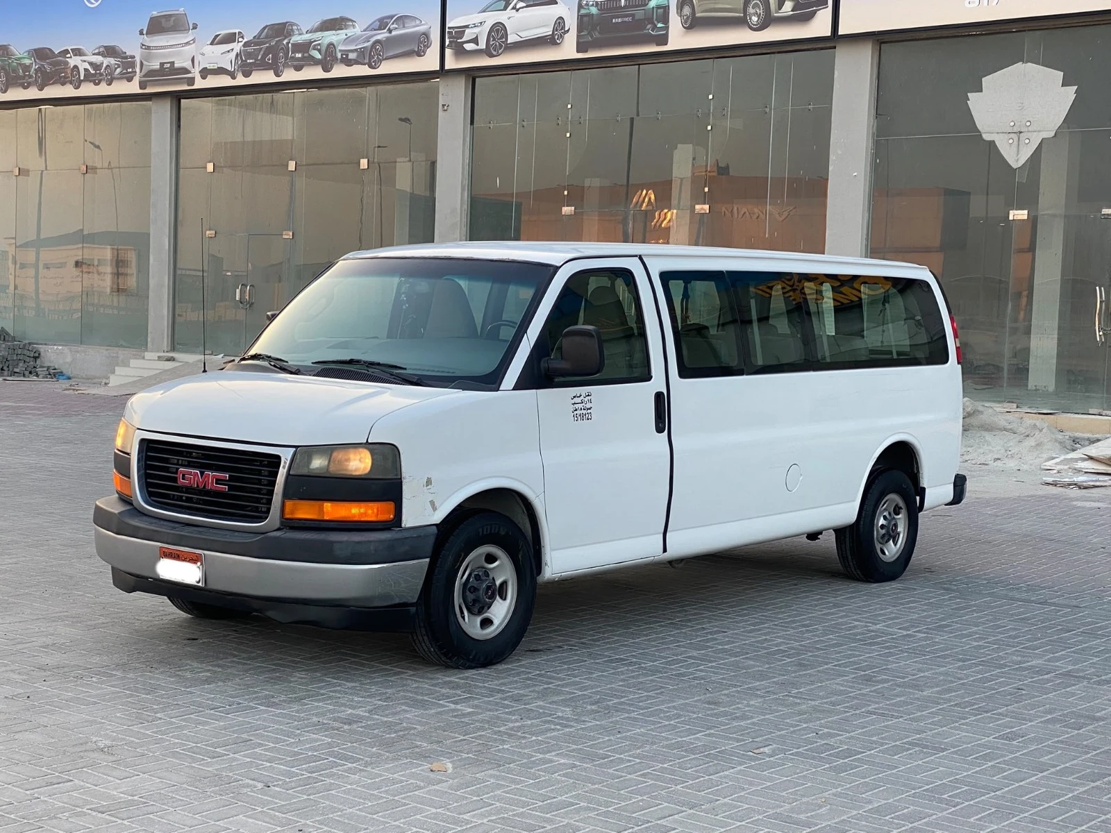 GMC Savana 2018 (White)