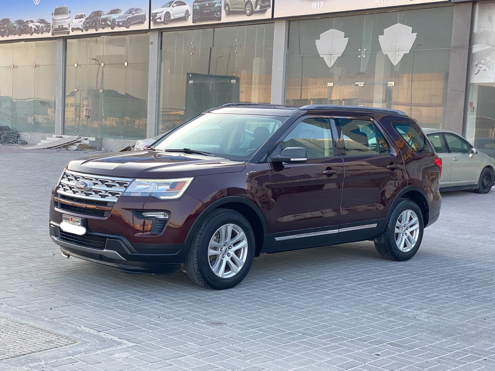 Ford Explorer XLT 2019 (Maroon)