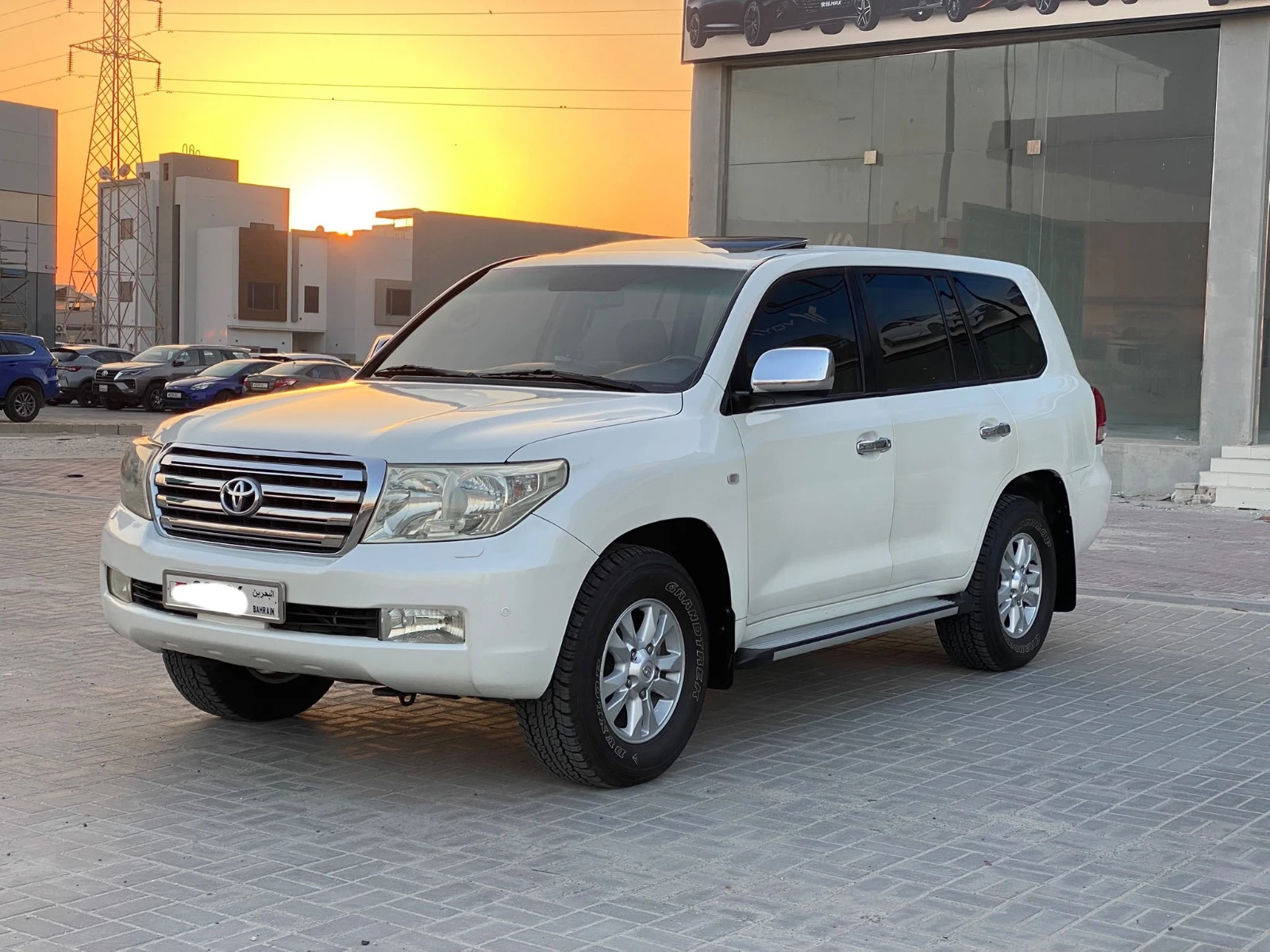 Toyota Land Cruiser GX-R 2010 (White)